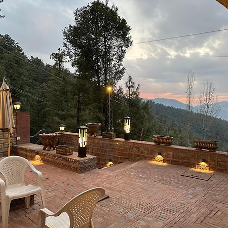 Sarah'S Lodge Murree Exterior foto