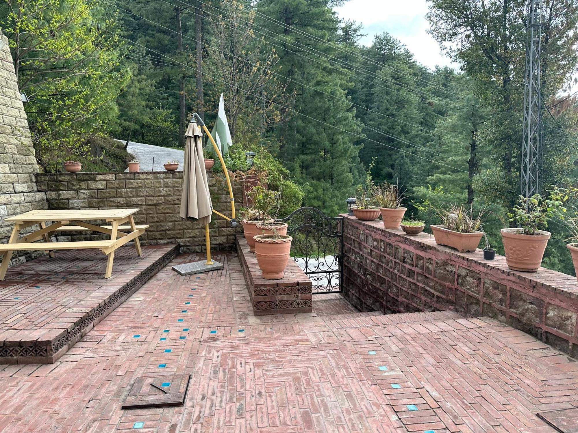Sarah'S Lodge Murree Exterior foto