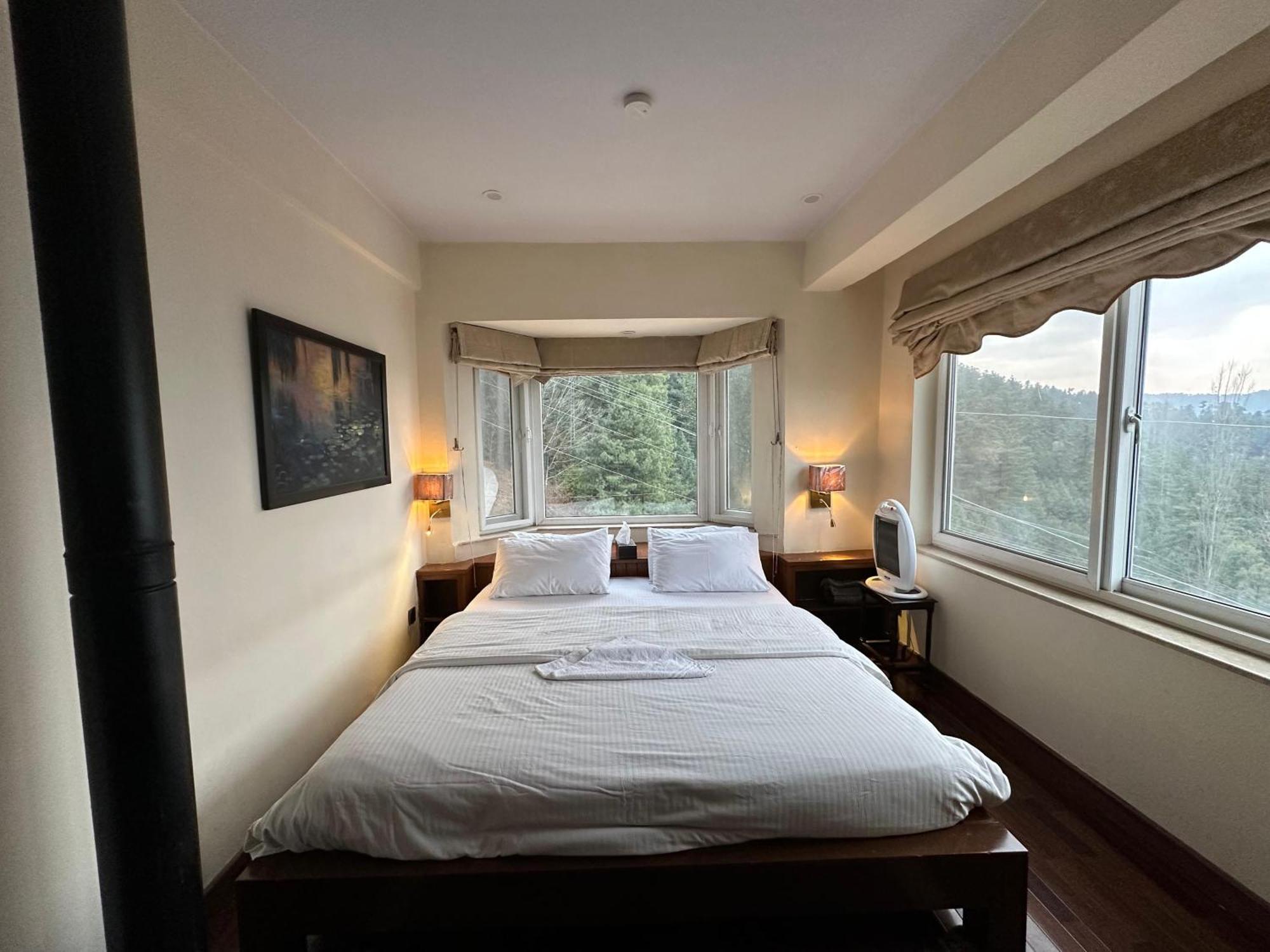 Sarah'S Lodge Murree Exterior foto