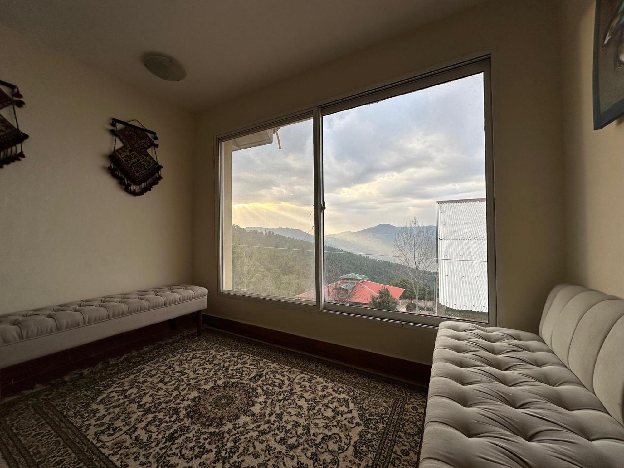 Sarah'S Lodge Murree Exterior foto