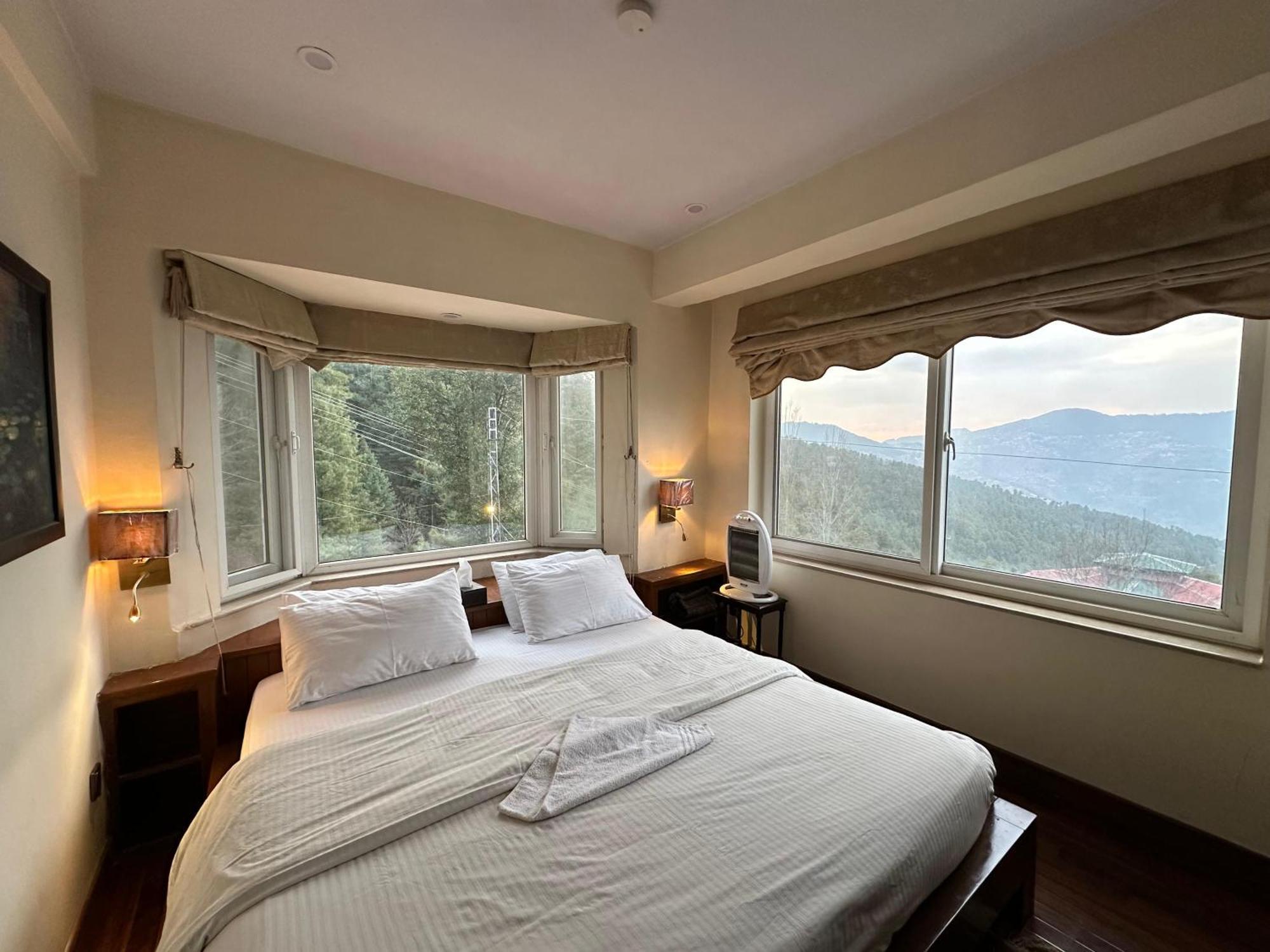 Sarah'S Lodge Murree Exterior foto